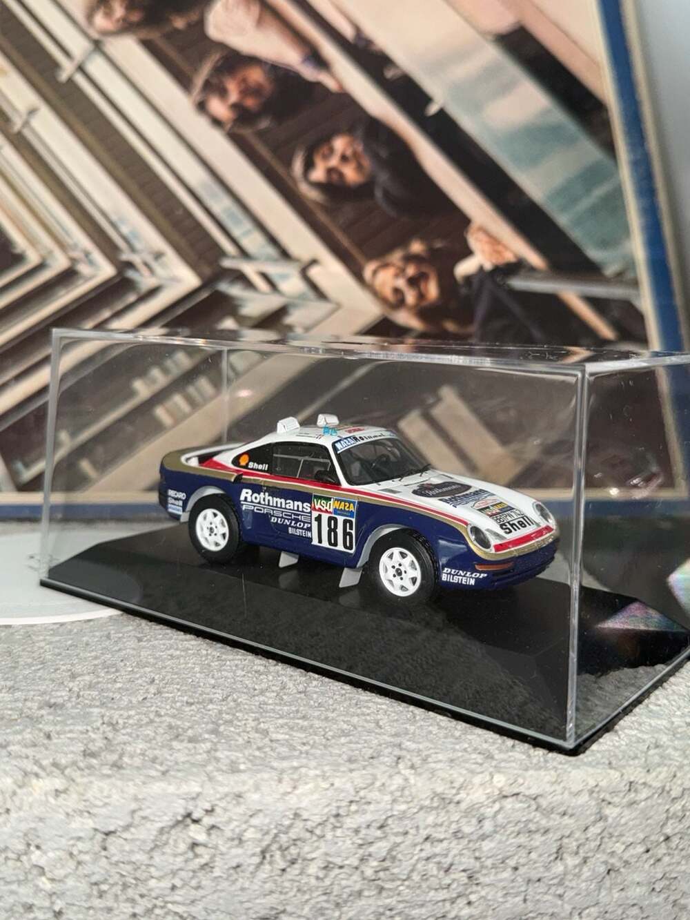 Spark WAP0209590NRLL Porsche 959 n° 186 Winner Rally Paris - Dakar 1986 Rothmans